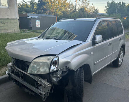 Сірий Ніссан ІксТрейл, об'ємом двигуна 2.2 л та пробігом 220 тис. км за 2200 $, фото 1 на Automoto.ua