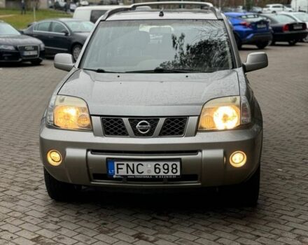 Серый Ниссан ИксТрейл, объемом двигателя 2.2 л и пробегом 191 тыс. км за 4600 $, фото 2 на Automoto.ua