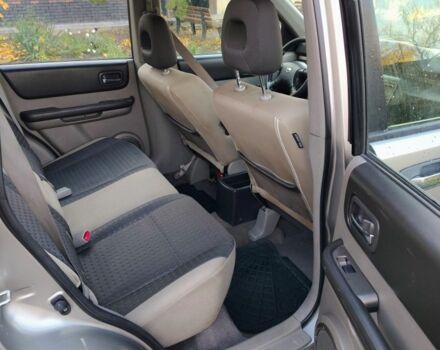 Сірий Ніссан ІксТрейл, об'ємом двигуна 1.9 л та пробігом 250 тис. км за 4300 $, фото 5 на Automoto.ua