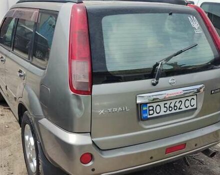 Серый Ниссан ИксТрейл, объемом двигателя 2 л и пробегом 350 тыс. км за 7200 $, фото 2 на Automoto.ua