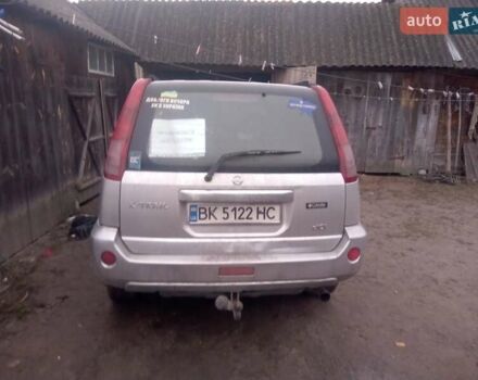 Сірий Ніссан ІксТрейл, об'ємом двигуна 2.2 л та пробігом 300 тис. км за 5000 $, фото 7 на Automoto.ua