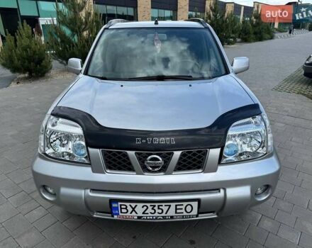 Серый Ниссан ИксТрейл, объемом двигателя 2 л и пробегом 209 тыс. км за 6800 $, фото 2 на Automoto.ua