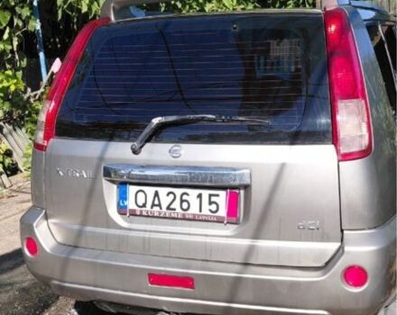 Серый Ниссан ИксТрейл, объемом двигателя 2.2 л и пробегом 380 тыс. км за 3500 $, фото 5 на Automoto.ua