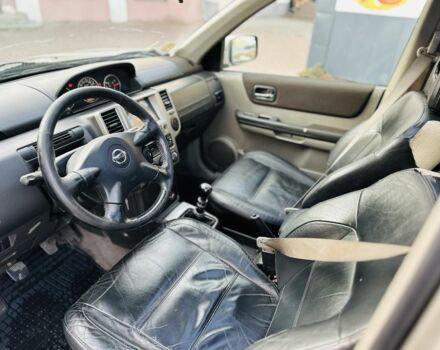 Серый Ниссан ИксТрейл, объемом двигателя 2.2 л и пробегом 280 тыс. км за 3400 $, фото 12 на Automoto.ua