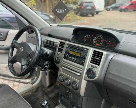 Серый Ниссан ИксТрейл, объемом двигателя 2.2 л и пробегом 191 тыс. км за 4600 $, фото 12 на Automoto.ua