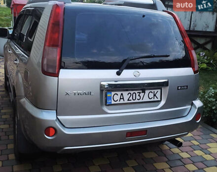 Сірий Ніссан ІксТрейл, об'ємом двигуна 2.49 л та пробігом 250 тис. км за 7500 $, фото 3 на Automoto.ua