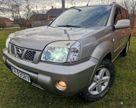 Сірий Ніссан ІксТрейл, об'ємом двигуна 2.2 л та пробігом 239 тис. км за 3900 $, фото 1 на Automoto.ua