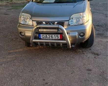 Серый Ниссан ИксТрейл, объемом двигателя 2.2 л и пробегом 380 тыс. км за 3500 $, фото 1 на Automoto.ua