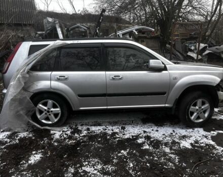 Серый Ниссан ИксТрейл, объемом двигателя 2 л и пробегом 240 тыс. км за 2500 $, фото 3 на Automoto.ua