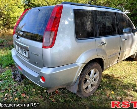 Серый Ниссан ИксТрейл, объемом двигателя 2.2 л и пробегом 179 тыс. км за 3320 $, фото 4 на Automoto.ua