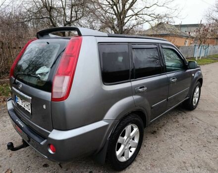 Сірий Ніссан ІксТрейл, об'ємом двигуна 2.5 л та пробігом 211 тис. км за 7500 $, фото 4 на Automoto.ua