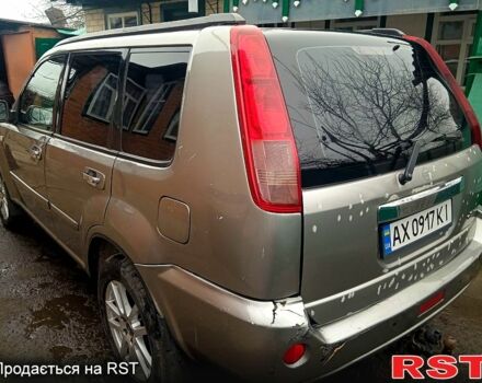 Сірий Ніссан ІксТрейл, об'ємом двигуна 2 л та пробігом 300 тис. км за 4500 $, фото 7 на Automoto.ua