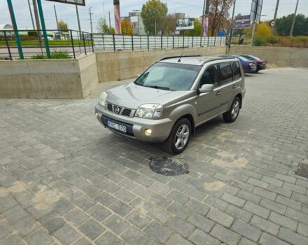 Серый Ниссан ИксТрейл, объемом двигателя 2.2 л и пробегом 320 тыс. км за 3550 $, фото 2 на Automoto.ua