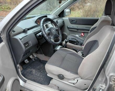 Серый Ниссан ИксТрейл, объемом двигателя 2.2 л и пробегом 485 тыс. км за 3500 $, фото 12 на Automoto.ua