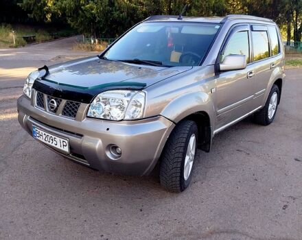 Серый Ниссан ИксТрейл, объемом двигателя 2 л и пробегом 240 тыс. км за 4200 $, фото 6 на Automoto.ua