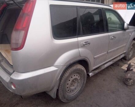 Сірий Ніссан ІксТрейл, об'ємом двигуна 2.2 л та пробігом 300 тис. км за 5000 $, фото 9 на Automoto.ua