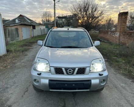 Сірий Ніссан ІксТрейл, об'ємом двигуна 2.2 л та пробігом 318 тис. км за 3300 $, фото 2 на Automoto.ua