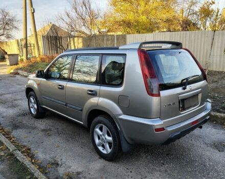 Сірий Ніссан ІксТрейл, об'ємом двигуна 1.9 л та пробігом 250 тис. км за 4300 $, фото 2 на Automoto.ua