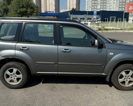 Сірий Ніссан ІксТрейл, об'ємом двигуна 2.2 л та пробігом 352 тис. км за 3700 $, фото 2 на Automoto.ua