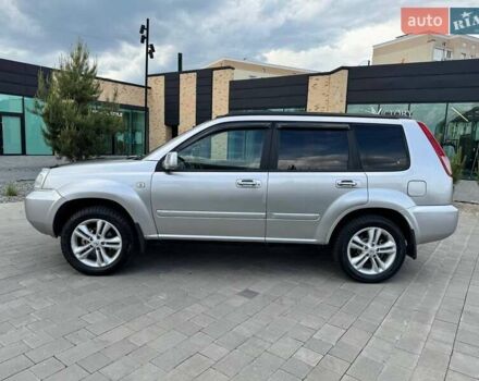 Серый Ниссан ИксТрейл, объемом двигателя 2 л и пробегом 209 тыс. км за 6800 $, фото 8 на Automoto.ua