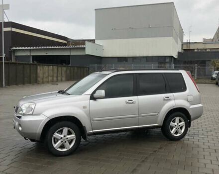 Серый Ниссан ИксТрейл, объемом двигателя 2 л и пробегом 192 тыс. км за 6600 $, фото 2 на Automoto.ua