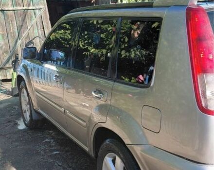 Серый Ниссан ИксТрейл, объемом двигателя 2.2 л и пробегом 380 тыс. км за 3500 $, фото 4 на Automoto.ua