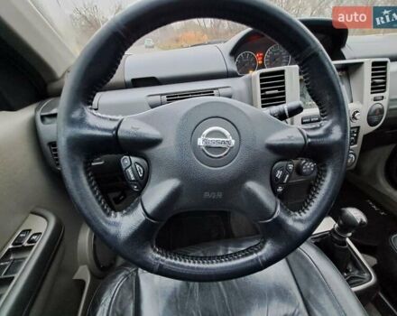 Сірий Ніссан ІксТрейл, об'ємом двигуна 2.2 л та пробігом 350 тис. км за 3750 $, фото 3 на Automoto.ua