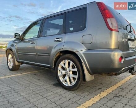 Серый Ниссан ИксТрейл, объемом двигателя 2.5 л и пробегом 360 тыс. км за 6417 $, фото 17 на Automoto.ua