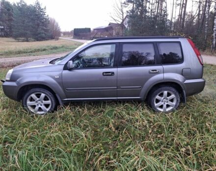 Серый Ниссан ИксТрейл, объемом двигателя 0 л и пробегом 307 тыс. км за 4000 $, фото 3 на Automoto.ua