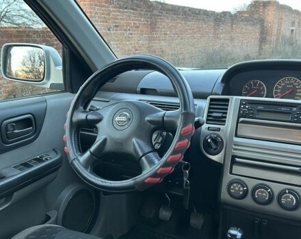 Сірий Ніссан ІксТрейл, об'ємом двигуна 2.2 л та пробігом 318 тис. км за 3300 $, фото 6 на Automoto.ua