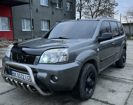 Серый Ниссан ИксТрейл, объемом двигателя 2 л и пробегом 303 тыс. км за 4699 $, фото 4 на Automoto.ua