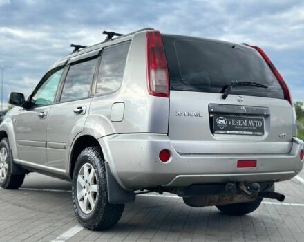 Серый Ниссан ИксТрейл, объемом двигателя 2.2 л и пробегом 230 тыс. км за 3899 $, фото 2 на Automoto.ua