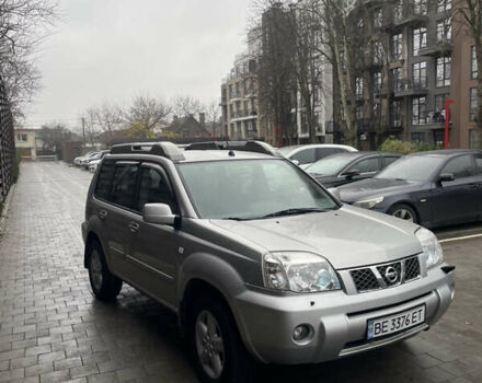 Серый Ниссан ИксТрейл, объемом двигателя 2 л и пробегом 208 тыс. км за 6600 $, фото 2 на Automoto.ua