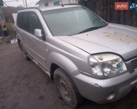 Сірий Ніссан ІксТрейл, об'ємом двигуна 2.2 л та пробігом 300 тис. км за 5000 $, фото 4 на Automoto.ua