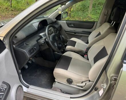 Сірий Ніссан ІксТрейл, об'ємом двигуна 0 л та пробігом 240 тис. км за 3999 $, фото 5 на Automoto.ua