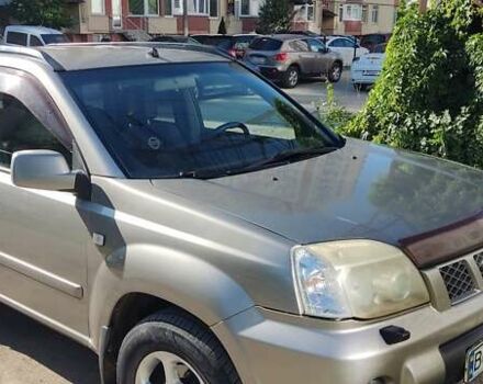 Серый Ниссан ИксТрейл, объемом двигателя 2 л и пробегом 350 тыс. км за 7200 $, фото 10 на Automoto.ua