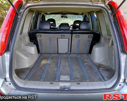 Серый Ниссан ИксТрейл, объемом двигателя 2.2 л и пробегом 179 тыс. км за 3320 $, фото 5 на Automoto.ua