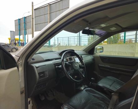 Серый Ниссан ИксТрейл, объемом двигателя 2.2 л и пробегом 320 тыс. км за 3550 $, фото 7 на Automoto.ua