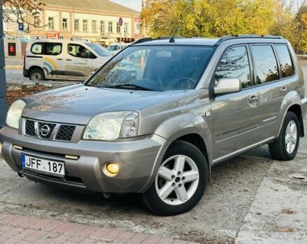 Серый Ниссан ИксТрейл, объемом двигателя 2.2 л и пробегом 280 тыс. км за 3400 $, фото 1 на Automoto.ua