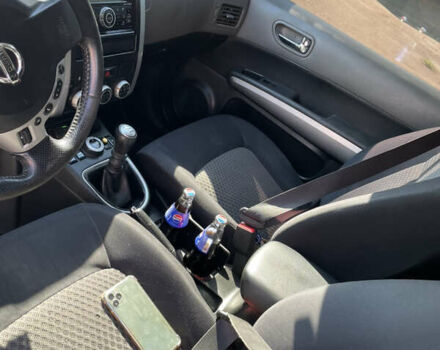 Серый Ниссан ИксТрейл, объемом двигателя 2.49 л и пробегом 248 тыс. км за 9800 $, фото 11 на Automoto.ua