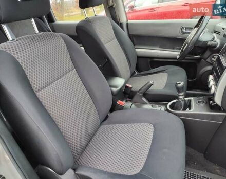 Серый Ниссан ИксТрейл, объемом двигателя 2 л и пробегом 230 тыс. км за 7900 $, фото 19 на Automoto.ua