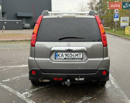 Сірий Ніссан ІксТрейл, об'ємом двигуна 2 л та пробігом 239 тис. км за 8200 $, фото 4 на Automoto.ua