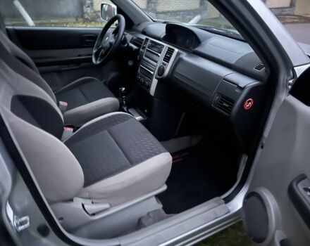 Серый Ниссан ИксТрейл, объемом двигателя 2.2 л и пробегом 267 тыс. км за 4400 $, фото 13 на Automoto.ua