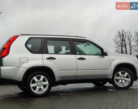 Серый Ниссан ИксТрейл, объемом двигателя 2 л и пробегом 230 тыс. км за 7900 $, фото 4 на Automoto.ua