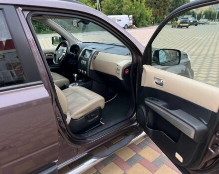 Серый Ниссан ИксТрейл, объемом двигателя 2 л и пробегом 272 тыс. км за 9000 $, фото 4 на Automoto.ua