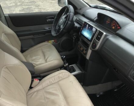 Сірий Ніссан ІксТрейл, об'ємом двигуна 2.2 л та пробігом 270 тис. км за 3500 $, фото 6 на Automoto.ua