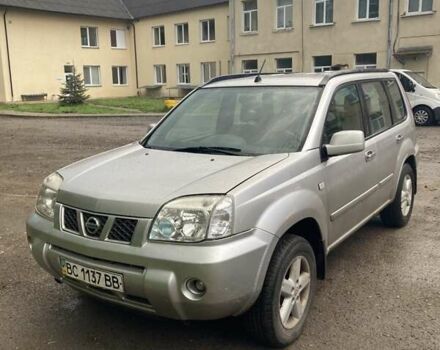 Серый Ниссан ИксТрейл, объемом двигателя 2 л и пробегом 400 тыс. км за 6999 $, фото 1 на Automoto.ua