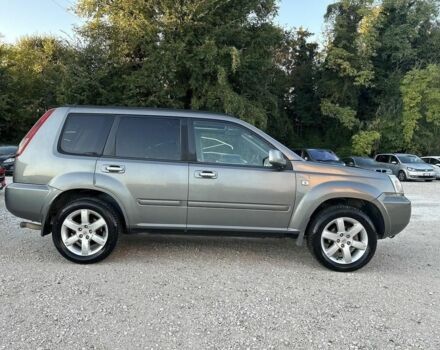 Серый Ниссан ИксТрейл, объемом двигателя 2.2 л и пробегом 147 тыс. км за 3000 $, фото 5 на Automoto.ua