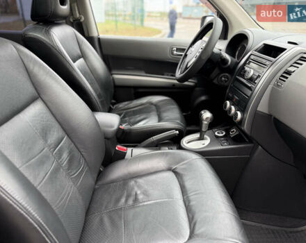 Сірий Ніссан ІксТрейл, об'ємом двигуна 2 л та пробігом 239 тис. км за 8200 $, фото 12 на Automoto.ua