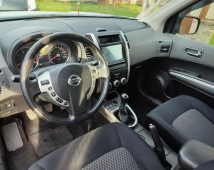 Серый Ниссан ИксТрейл, объемом двигателя 2 л и пробегом 230 тыс. км за 7950 $, фото 6 на Automoto.ua